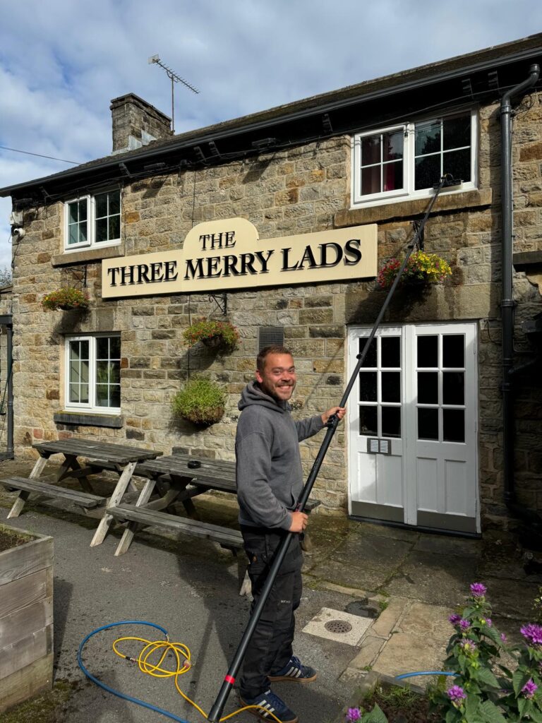 Window cleaner cleaning a property
Sheffield window cleaning
Sheffield window cleaner